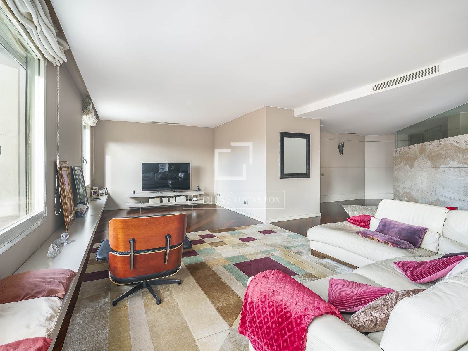 Apartment in Barcelona, Spain 3 bedrooms, 230 sq.m. No. 150554