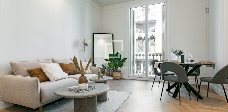 Apartment à Barcelona, Espagne 2 chambres, 80 m2 No. 164621