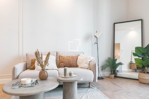 Apartment à vendre à Barcelona, Espagne, 2 chambres, 80 m2 No. 164621 - photo 29