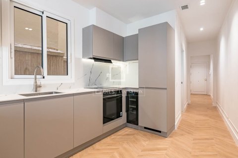 Apartment à vendre à Barcelona, Espagne, 2 chambres, 80 m2 No. 164621 - photo 24