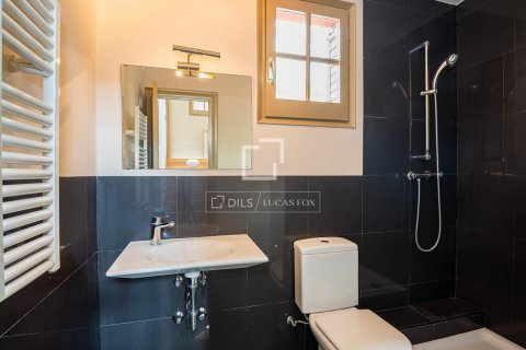 Villa for sale in Castelldefels, Barcelona, Spain 5 bedrooms, 263 sq.m. No. 164624 - photo 12