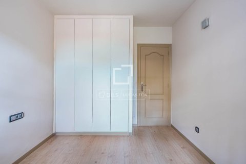 Villa for sale in Castelldefels, Barcelona, Spain 5 bedrooms, 263 sq.m. No. 164624 - photo 14