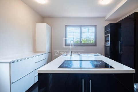 Villa for sale in Castelldefels, Barcelona, Spain 5 bedrooms, 263 sq.m. No. 164624 - photo 10