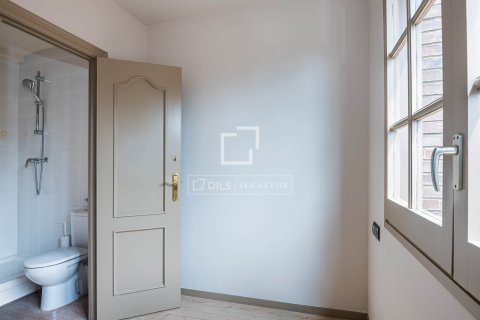 Villa for sale in Castelldefels, Barcelona, Spain 5 bedrooms, 263 sq.m. No. 164624 - photo 18