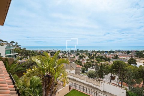 Villa in Castelldefels, Barcelona, Spain 5 bedrooms, 263 sq.m. No. 164624