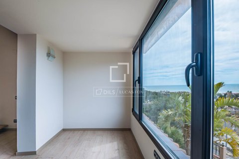 Villa for sale in Castelldefels, Barcelona, Spain 5 bedrooms, 263 sq.m. No. 164624 - photo 24