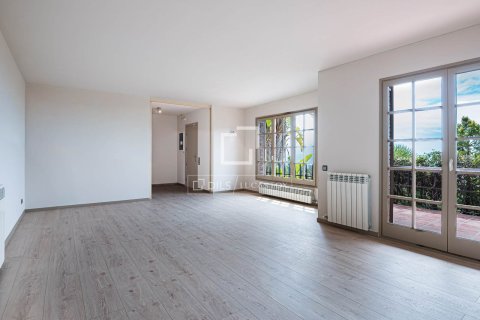 Villa for sale in Castelldefels, Barcelona, Spain 5 bedrooms, 263 sq.m. No. 164624 - photo 30