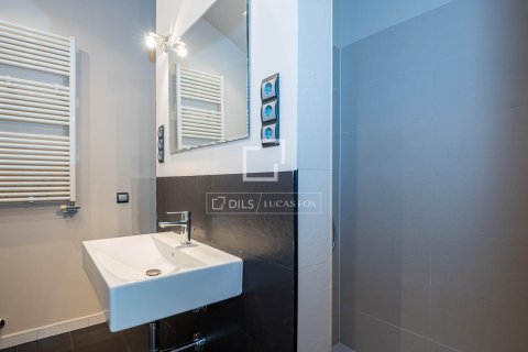 Villa for sale in Castelldefels, Barcelona, Spain 5 bedrooms, 263 sq.m. No. 164624 - photo 28