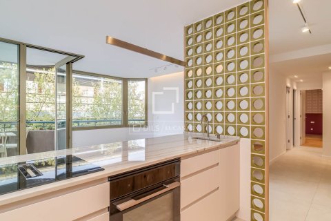 Продажа квартиры в Барселона, Испания 3 спальни, 133м2 №164625 - фото 3