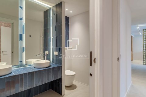 Продажа квартиры в Барселона, Испания 3 спальни, 133м2 №164625 - фото 30