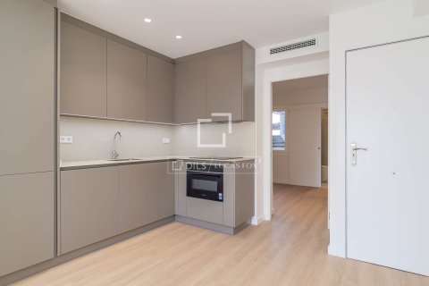 Lägenhet till salu i Barcelona, Spanien 2 sovrum, 62 kvm. Nr. 164623 - foto 7