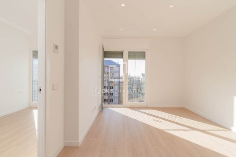 Lägenhet till salu i Barcelona, Spanien 2 sovrum, 62 kvm. Nr. 164623 - foto 3