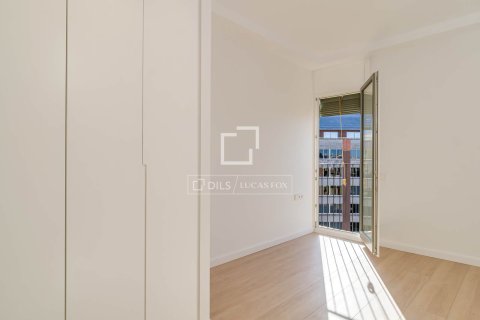 Lägenhet till salu i Barcelona, Spanien 2 sovrum, 62 kvm. Nr. 164623 - foto 17