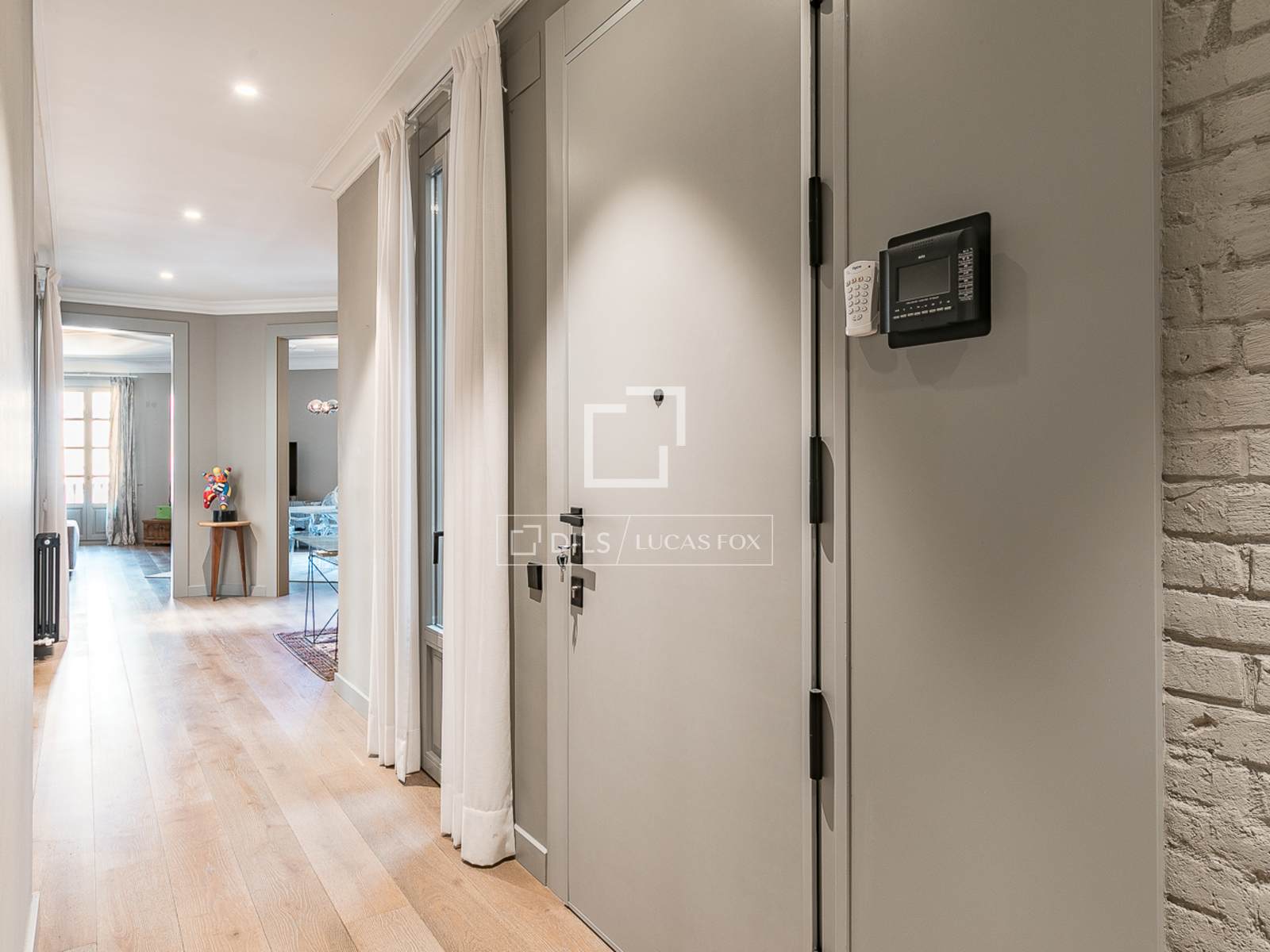Apartamento en Barcelona, España 3 dormitorios, 209 m2 No. 164622