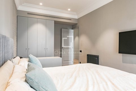 Продажа квартиры в Барселона, Испания 3 спальни, 209м2 №164622 - фото 30