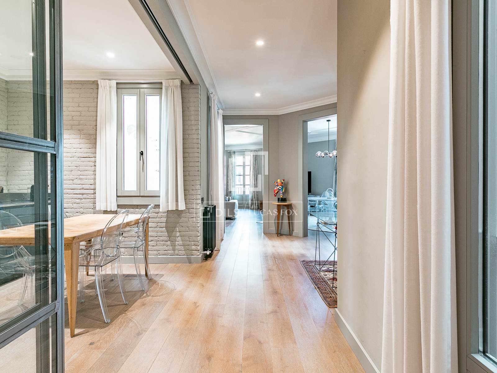 Apartamento en Barcelona, España 3 dormitorios, 209 m2 No. 164622