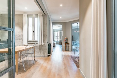 Продажа квартиры в Барселона, Испания 3 спальни, 209м2 №164622 - фото 16