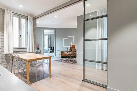 Продажа квартиры в Барселона, Испания 3 спальни, 209м2 №164622 - фото 13