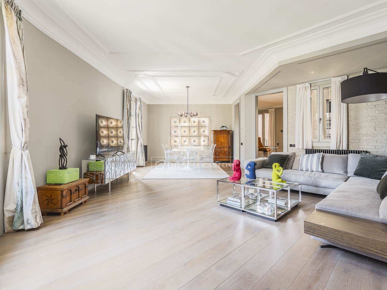 Apartamento en Barcelona, España 3 dormitorios, 209 m2 No. 164622