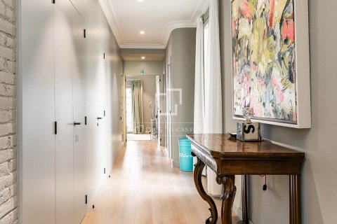 Продажа квартиры в Барселона, Испания 3 спальни, 209м2 №164622 - фото 20