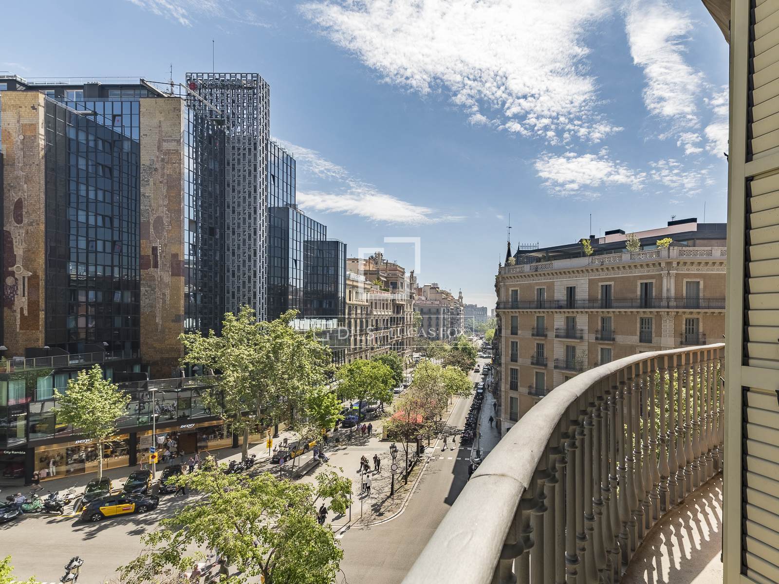 Apartamento en Barcelona, España 3 dormitorios, 209 m2 No. 164622