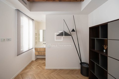 Продажа квартиры в Барселона, Испания 3 спальни, 183м2 №164626 - фото 22