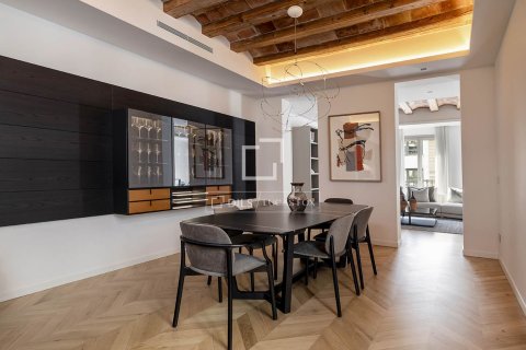 Продажа квартиры в Барселона, Испания 3 спальни, 183м2 №164626 - фото 6