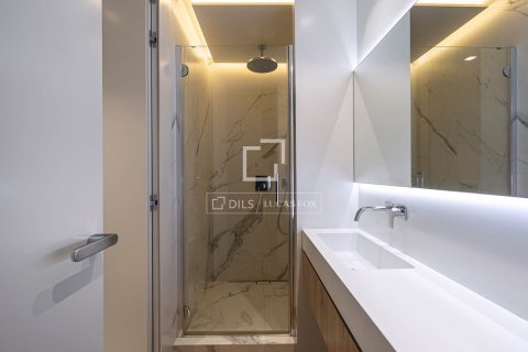 Продажа квартиры в Барселона, Испания 3 спальни, 183м2 №164626 - фото 21