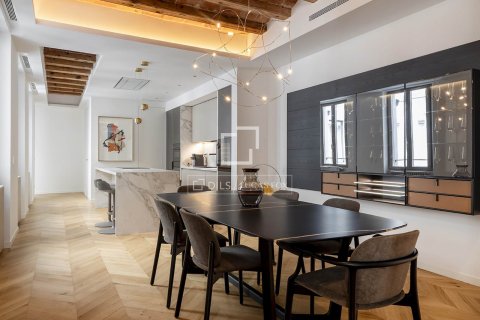 Продажа квартиры в Барселона, Испания 3 спальни, 183м2 №164626 - фото 7