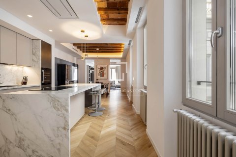 Продажа квартиры в Барселона, Испания 3 спальни, 183м2 №164626 - фото 9