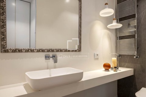 Продажа квартиры в Барселона, Испания 3 спальни, 183м2 №164626 - фото 11