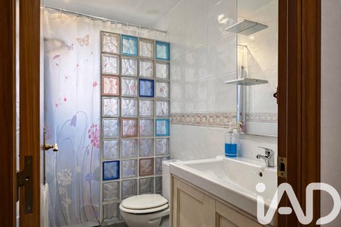 House for sale in Sant Pere de Vilamajor, Barcelona, Spain 5 bedrooms, 276 sq.m. No. 188238 - photo 8