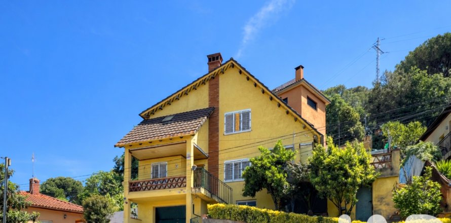 House in Sant Pere de Vilamajor, Barcelona, Spain 5 bedrooms, 276 sq.m. No. 188238