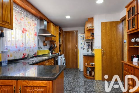House for sale in Sant Pere de Vilamajor, Barcelona, Spain 5 bedrooms, 276 sq.m. No. 188238 - photo 11