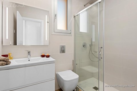 Huoneisto myytävänä Villamartin, Alicante, Espanja, 2 makuuhuonetta, 122.98 m2 No. 166143 - kuva 9