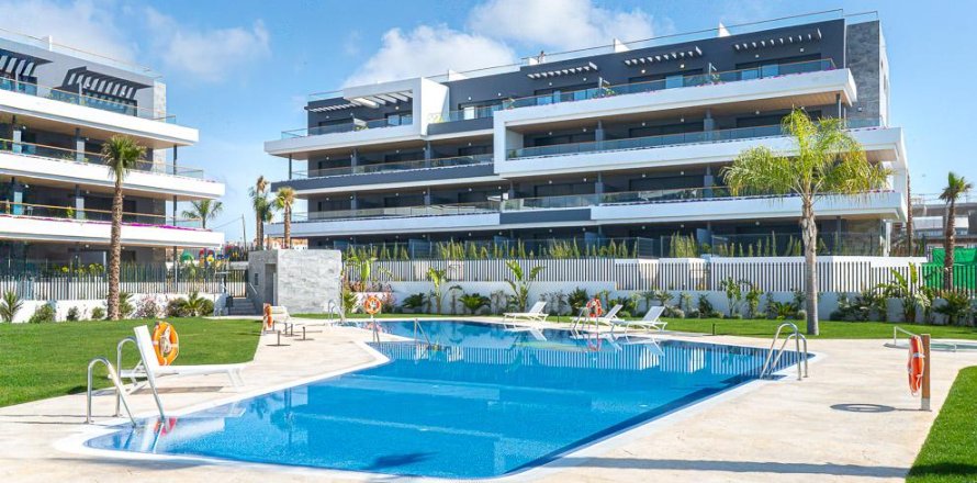 Apartment à Torrevieja, Alicante, Espagne 3 chambres, 93 m2 No. 104996