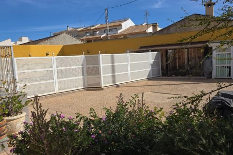 Villa pārdošanā Pilar de la Horadada, Alicante, Spānijā 4 istabas, 368 m2 Nr. 144630 - attēls 1