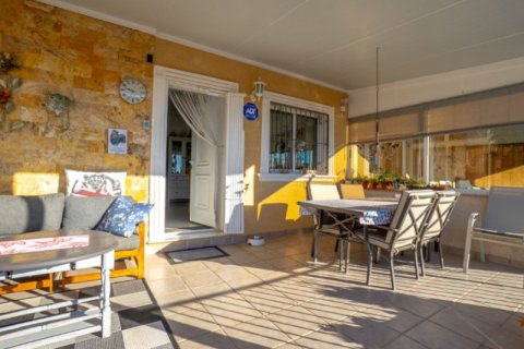 Villa for sale in Torrevieja, Alicante, Spain 3 bedrooms, 73 sq.m. No. 144631 - photo 4