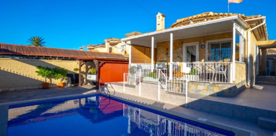 Villa in Torrevieja, Alicante, Spain 3 bedrooms, 73 sq.m. No. 144631