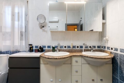 Villa for sale in Torrevieja, Alicante, Spain 3 bedrooms, 73 sq.m. No. 144631 - photo 17