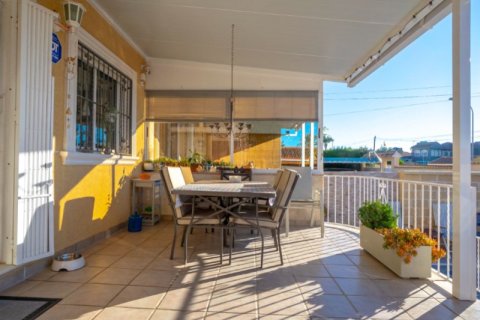 Villa for sale in Torrevieja, Alicante, Spain 3 bedrooms, 73 sq.m. No. 144631 - photo 6