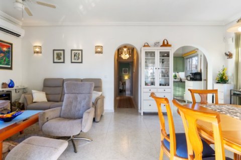 Villa for sale in Torrevieja, Alicante, Spain 3 bedrooms, 73 sq.m. No. 144631 - photo 9