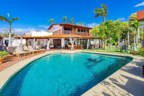Villa till salu Adeje, Tenerife, Spanien 5 sovrum, 353 kvm. Nr. 111055 - foto 1