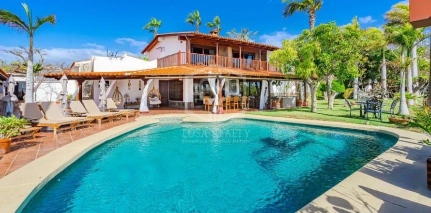 Villa Adeje, Tenerife, Spanien 5 sovrum, 353 kvm. Nr. 111055