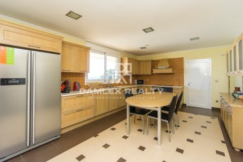 Huvila myytävänä Lloret de Mar, Girona, Espanja, 4 makuuhuonetta, 423 m2 No. 176712 - kuva 16