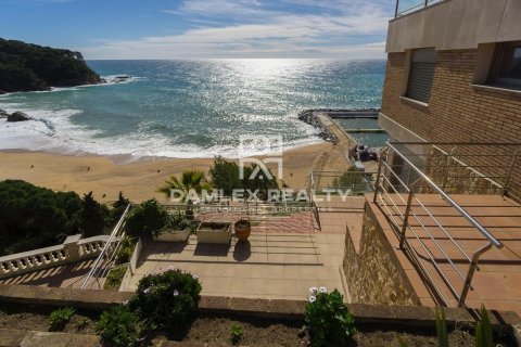 Huvila myytävänä Lloret de Mar, Girona, Espanja, 4 makuuhuonetta, 423 m2 No. 176712 - kuva 30