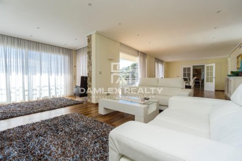 Huvila myytävänä Lloret de Mar, Girona, Espanja, 4 makuuhuonetta, 423 m2 No. 176712 - kuva 9