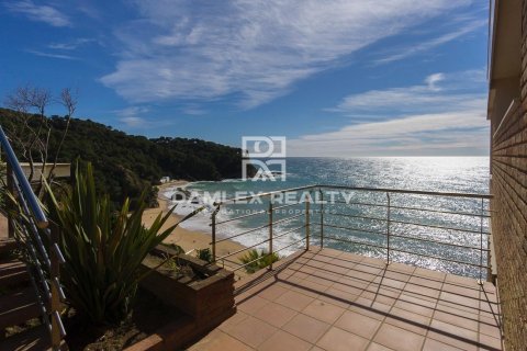 Huvila myytävänä Lloret de Mar, Girona, Espanja, 4 makuuhuonetta, 423 m2 No. 176712 - kuva 29