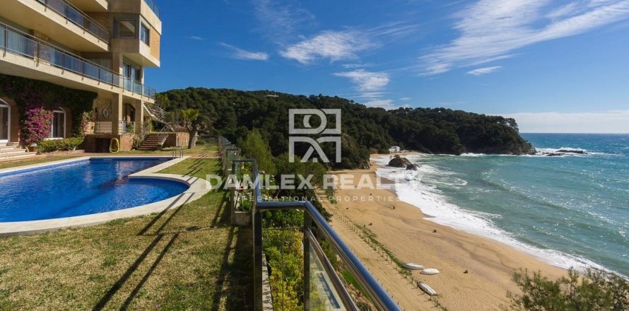Huvila Lloret de Mar, Girona, Espanja 4 makuuhuonetta, 423 m2 No. 176712