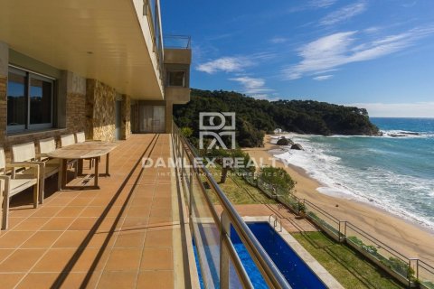 Huvila myytävänä Lloret de Mar, Girona, Espanja, 4 makuuhuonetta, 423 m2 No. 176712 - kuva 5
